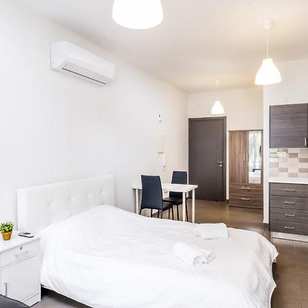 Spacious Studio Downtown Larnaka Exterior foto