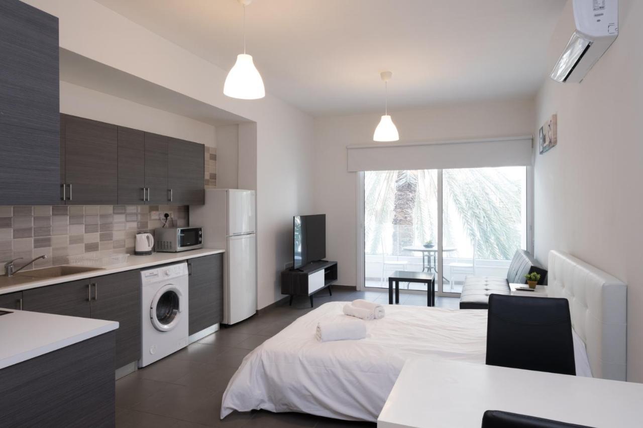 Spacious Studio Downtown Larnaka Exterior foto