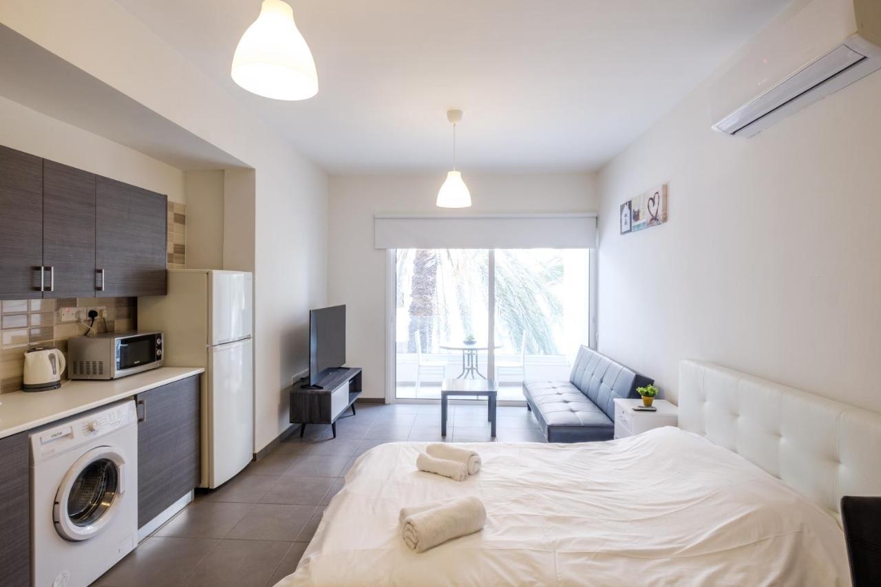 Spacious Studio Downtown Larnaka Exterior foto