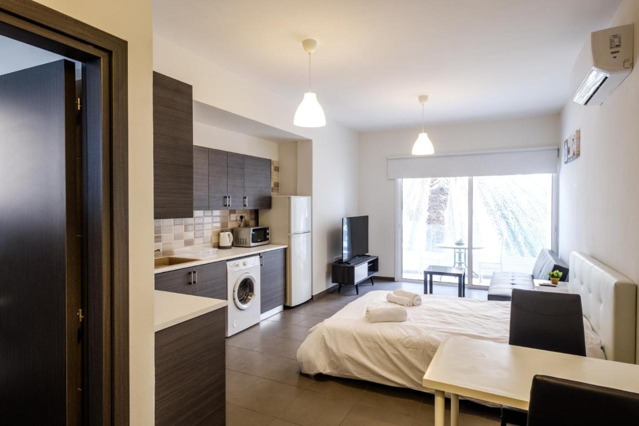 Spacious Studio Downtown Larnaka Exterior foto